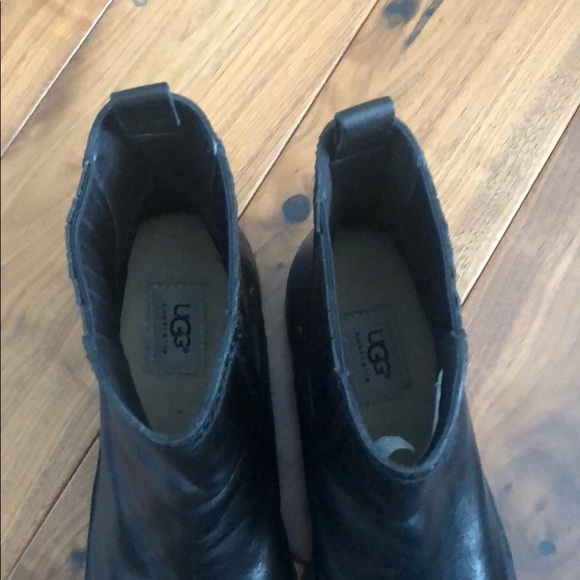 Leather UGG boots - Picture 6 of 6